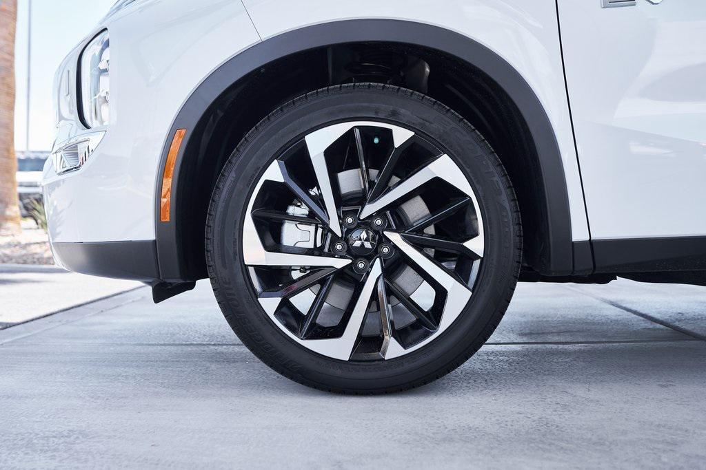 new 2025 Mitsubishi Outlander PHEV car, priced at $42,297