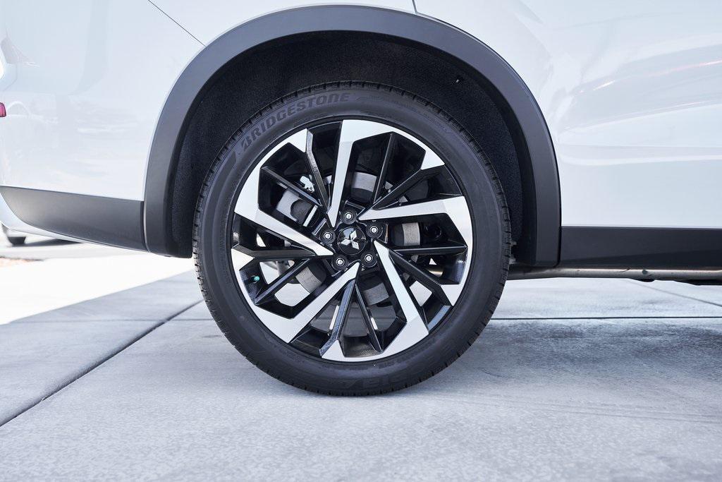 new 2025 Mitsubishi Outlander PHEV car, priced at $42,297