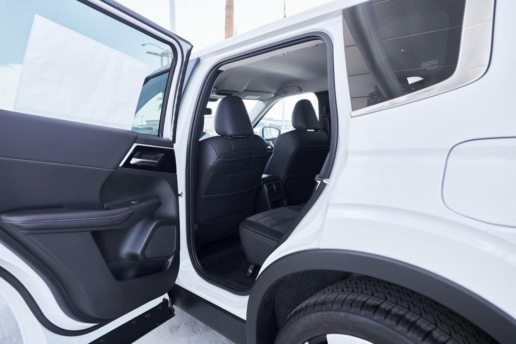 new 2025 Mitsubishi Outlander PHEV car, priced at $42,297