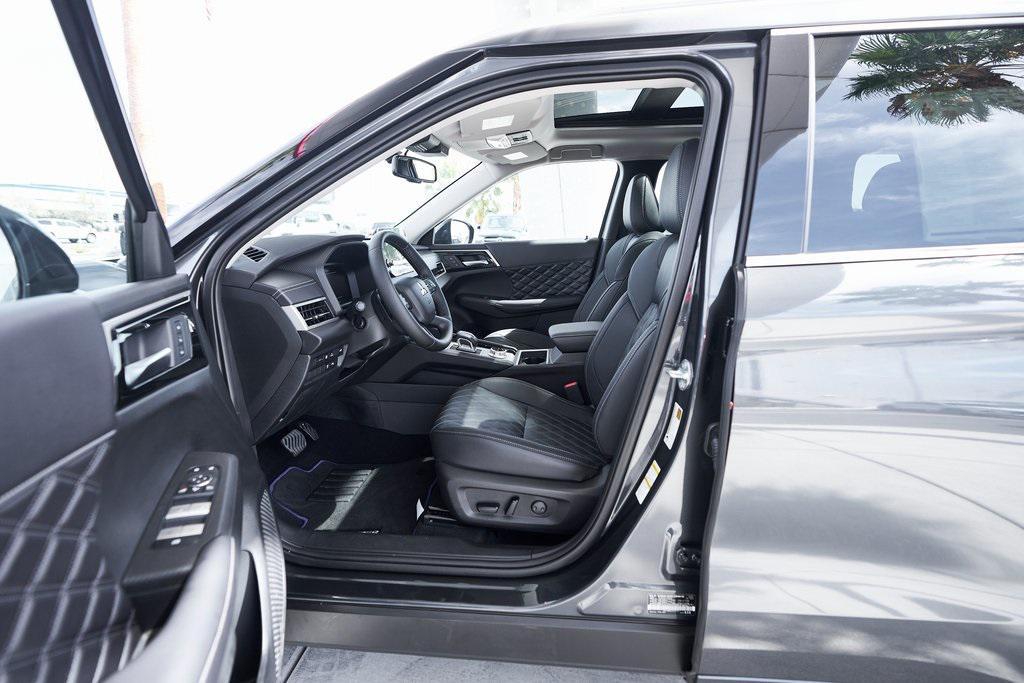new 2025 Mitsubishi Outlander PHEV car, priced at $44,912