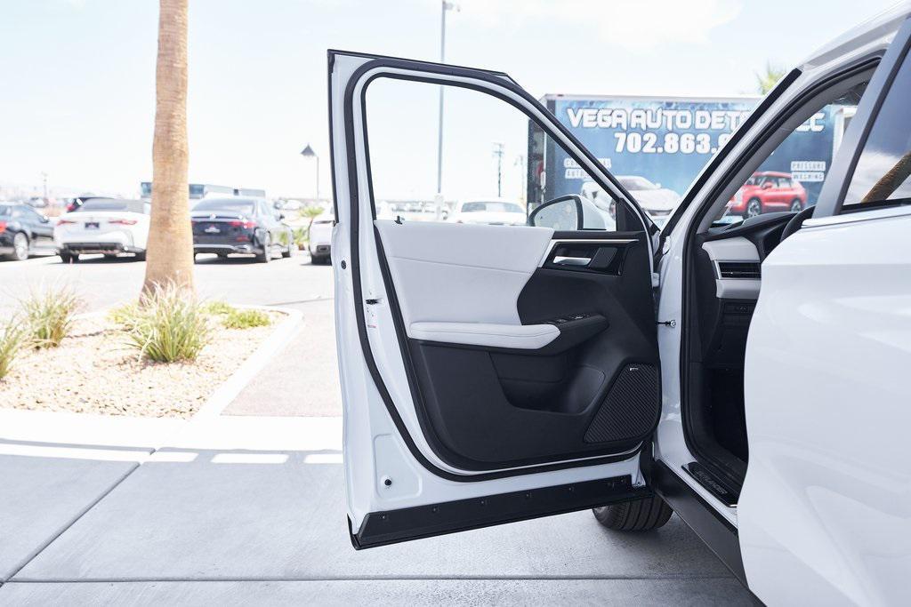 new 2025 Mitsubishi Outlander car, priced at $33,384