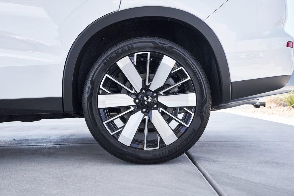 new 2025 Mitsubishi Outlander car, priced at $33,384