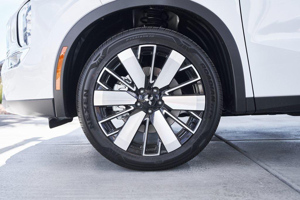 new 2025 Mitsubishi Outlander car, priced at $33,384