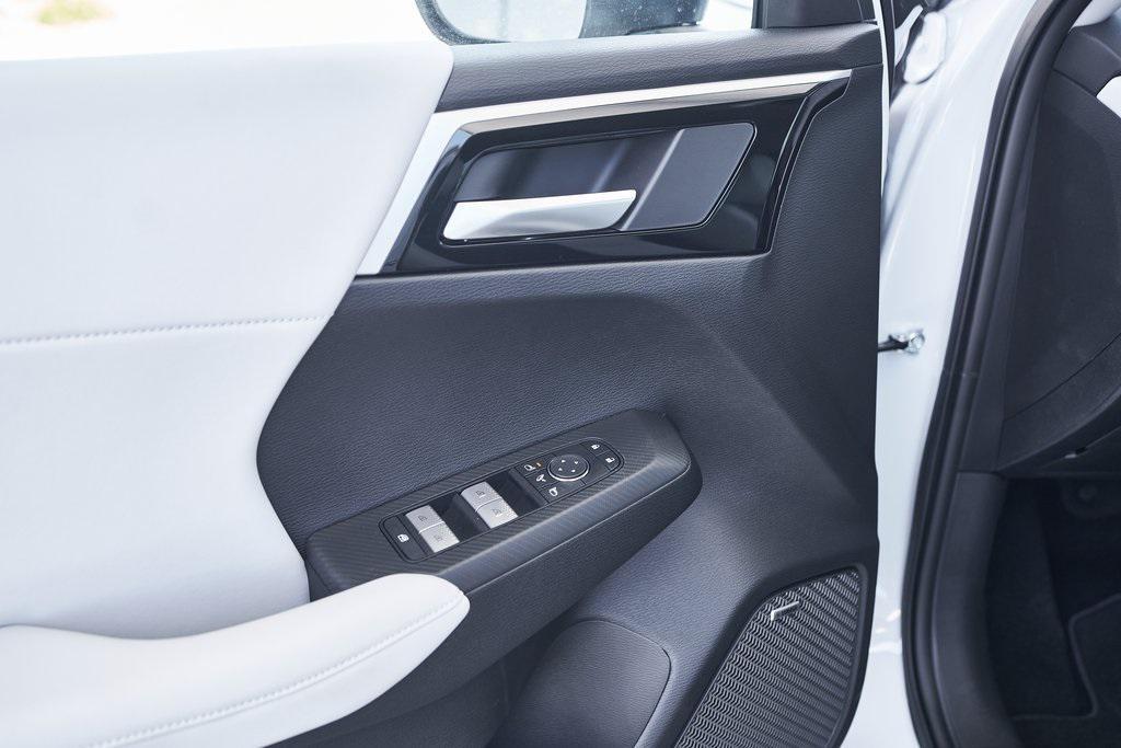 new 2025 Mitsubishi Outlander car, priced at $33,384