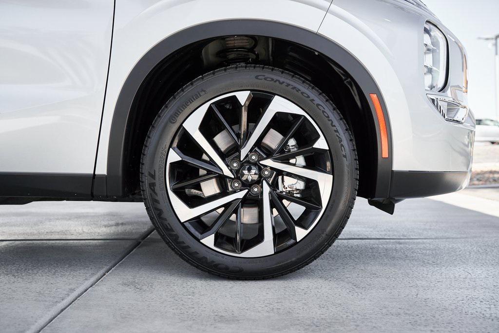 used 2024 Mitsubishi Outlander car, priced at $24,200