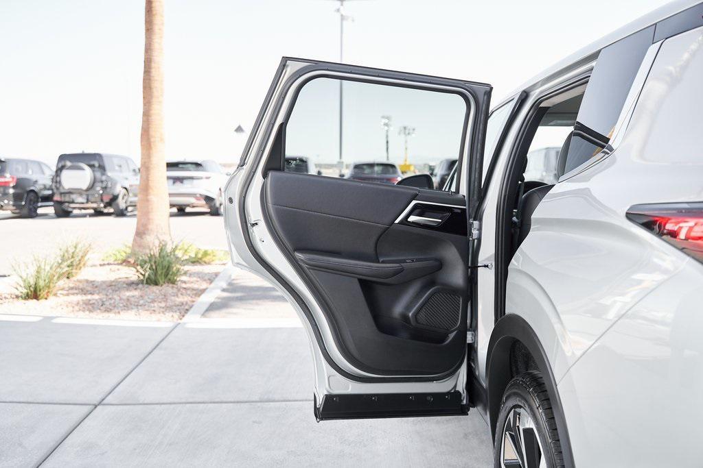 used 2024 Mitsubishi Outlander car, priced at $24,200