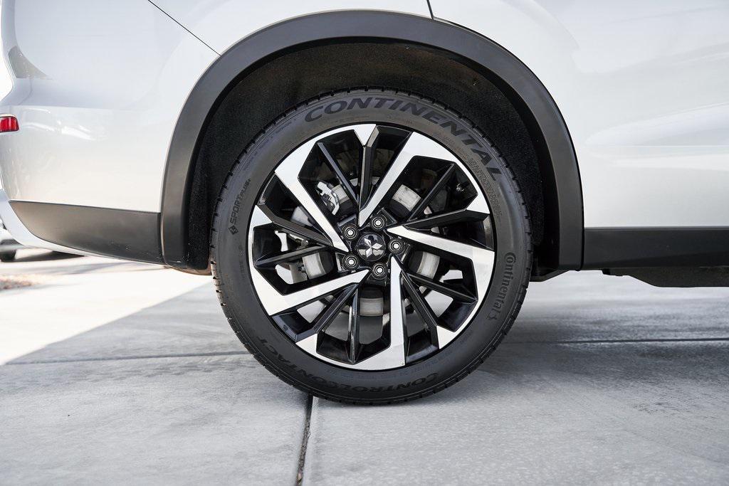 used 2024 Mitsubishi Outlander car, priced at $24,200