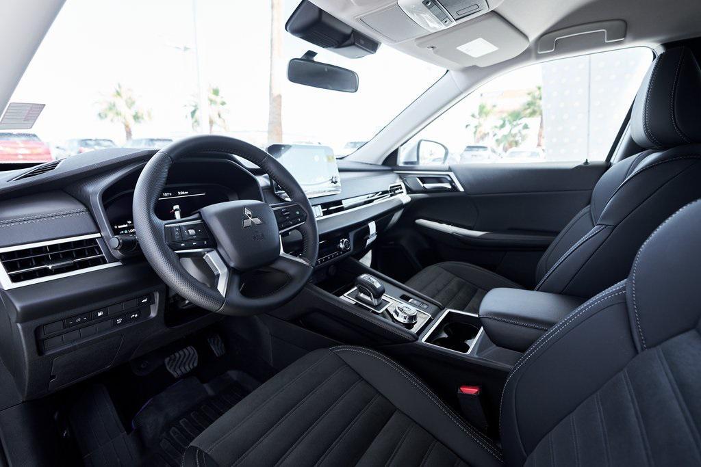 new 2025 Mitsubishi Outlander PHEV car, priced at $41,672