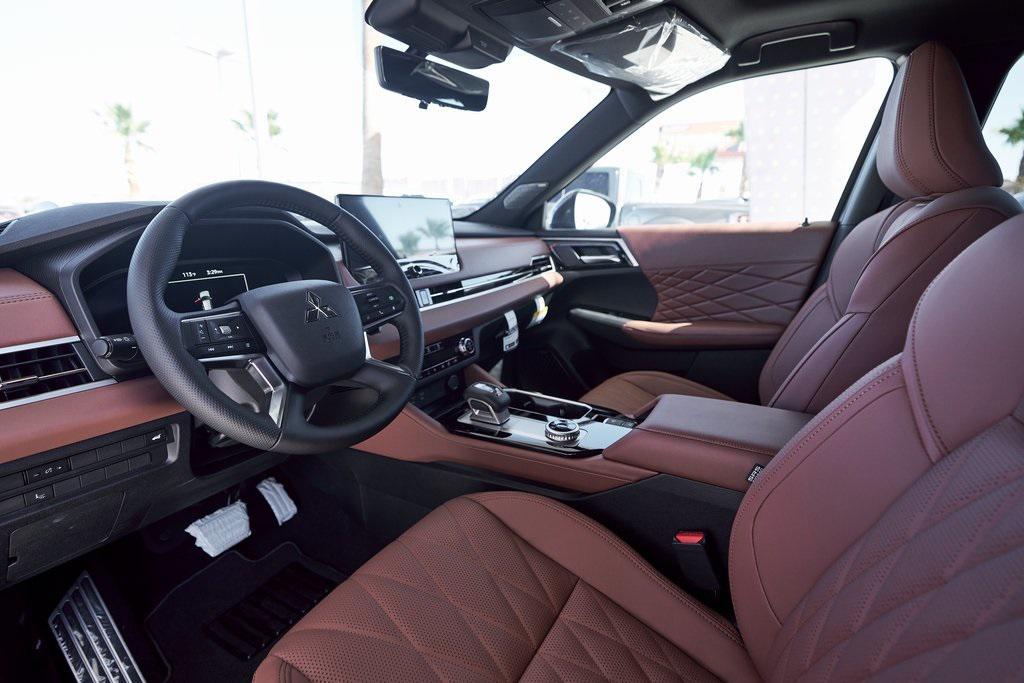 new 2025 Mitsubishi Outlander car, priced at $40,652