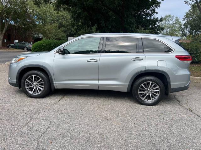 used 2018 Toyota Highlander car, priced at $17,495