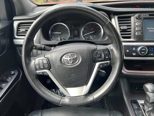 used 2018 Toyota Highlander car, priced at $17,495