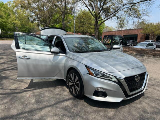 used 2019 Nissan Altima car, priced at $17,999