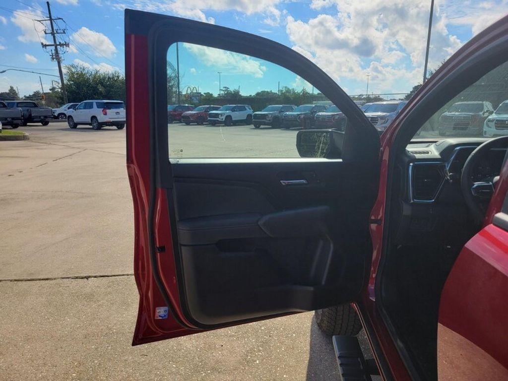 new 2026 GMC Canyon car, priced at $43,075