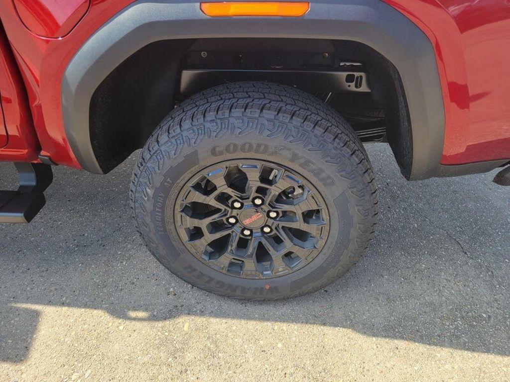 new 2026 GMC Canyon car, priced at $43,075