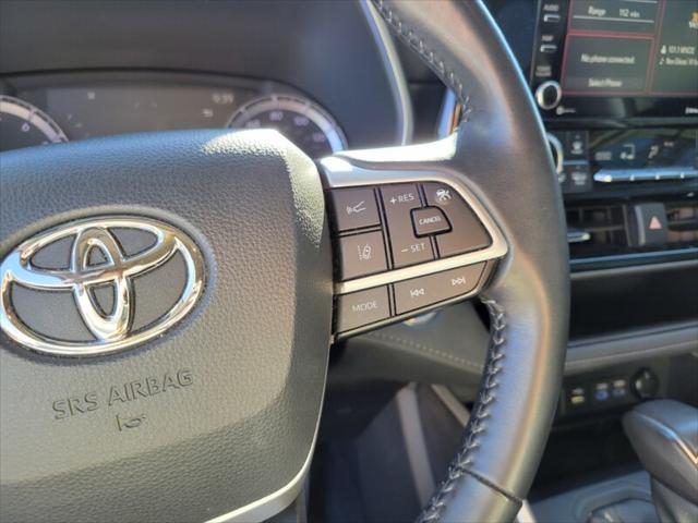 used 2022 Toyota Highlander car, priced at $32,995