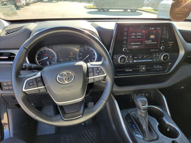 used 2022 Toyota Highlander car, priced at $32,995