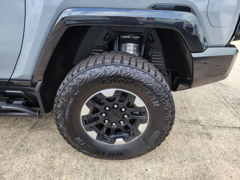new 2024 GMC HUMMER EV SUV car, priced at $100,565