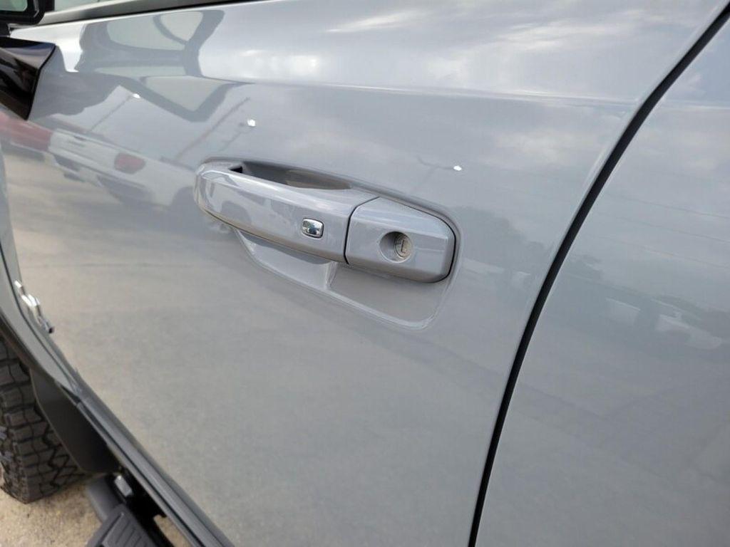 new 2024 GMC HUMMER EV SUV car, priced at $100,565