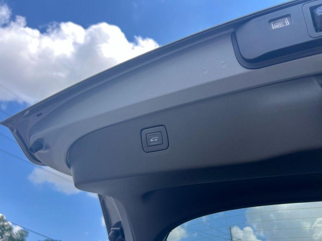new 2025 Buick Envista car, priced at $29,565