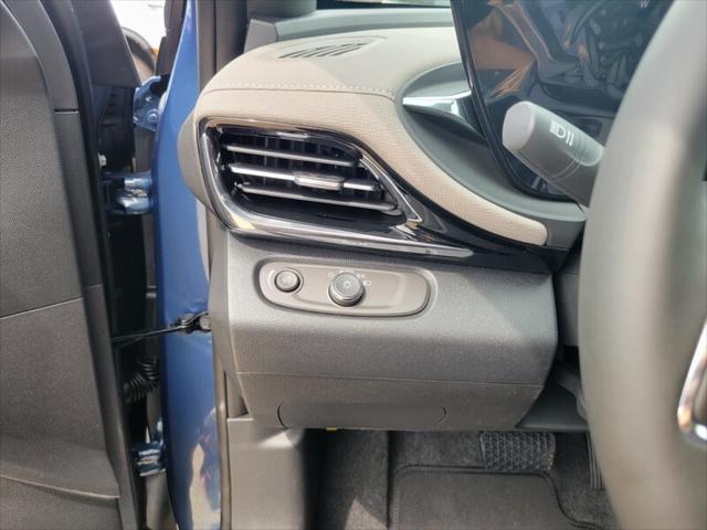 new 2025 Buick Envista car, priced at $31,485