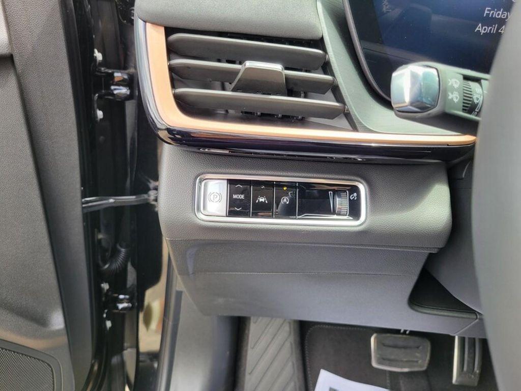 new 2025 Buick Envision car, priced at $38,235