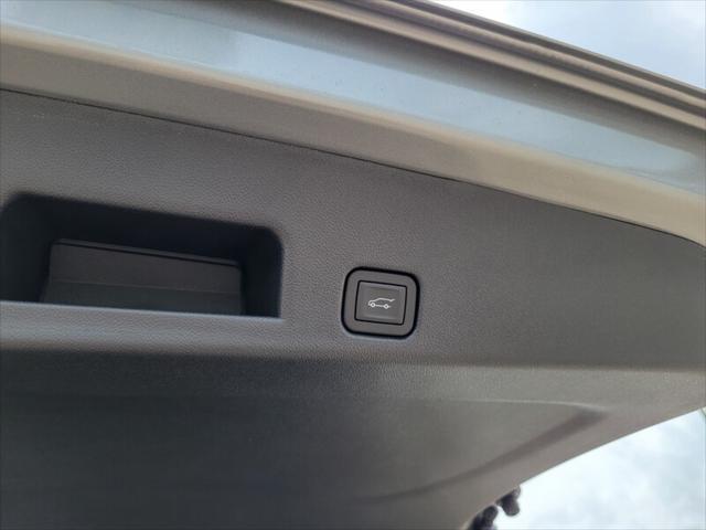new 2025 GMC Acadia car, priced at $46,600