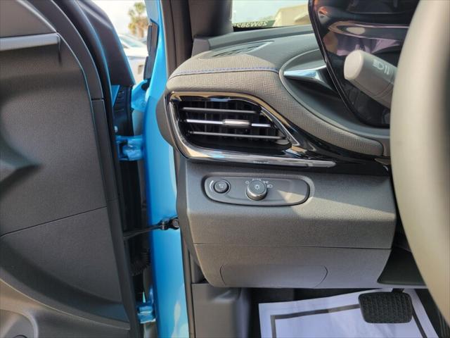new 2025 Buick Envista car, priced at $28,775