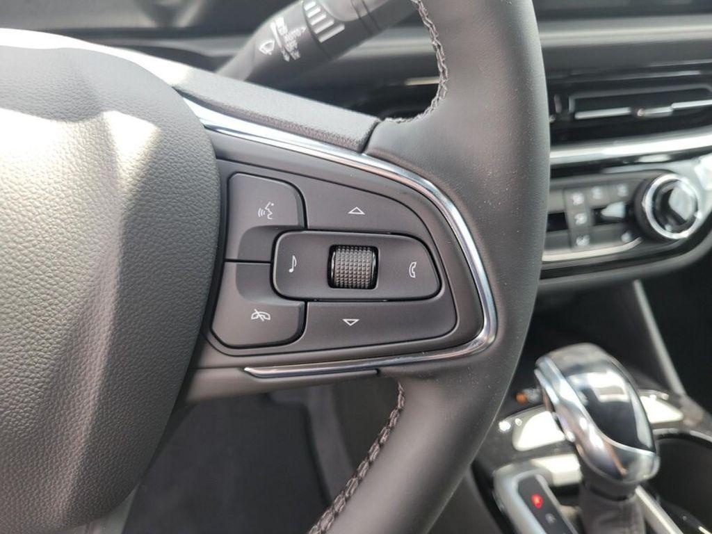 new 2025 Buick Envista car, priced at $29,565
