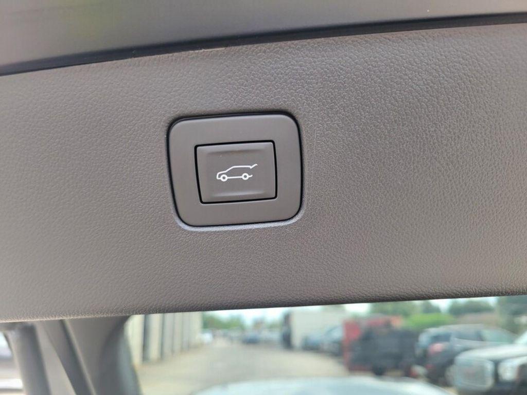 new 2025 Buick Envista car, priced at $29,565