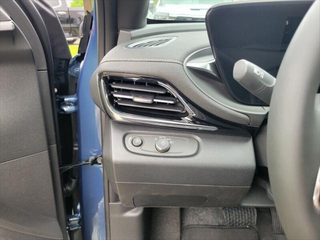 new 2025 Buick Envista car, priced at $31,485