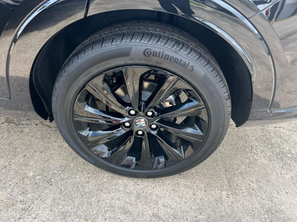 new 2025 Buick Envista car, priced at $29,565