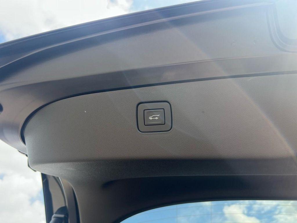 new 2025 Buick Envista car, priced at $29,565
