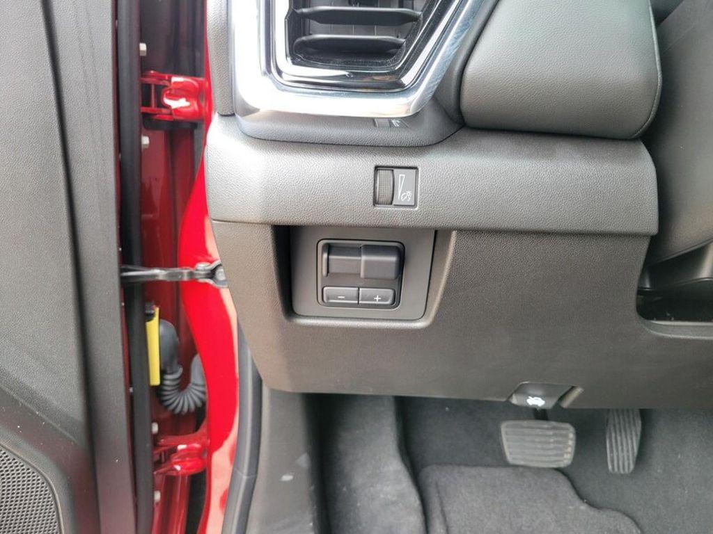 used 2024 GMC Canyon car, priced at $36,975