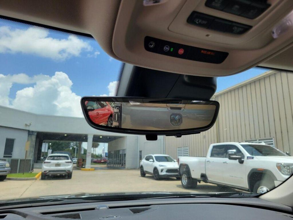 used 2022 Buick Envision car, priced at $27,875