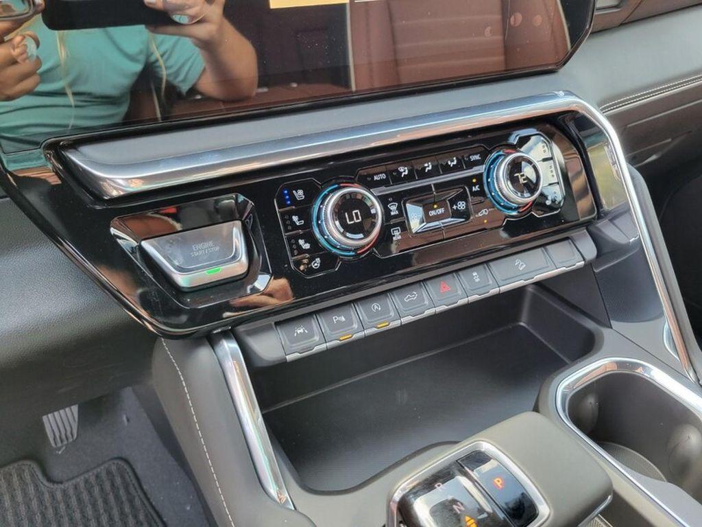 new 2025 GMC Sierra 1500 car, priced at $75,640