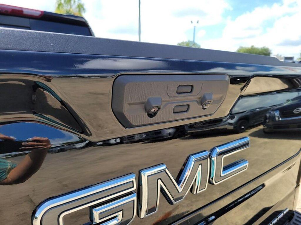 new 2025 GMC Sierra 1500 car, priced at $75,640
