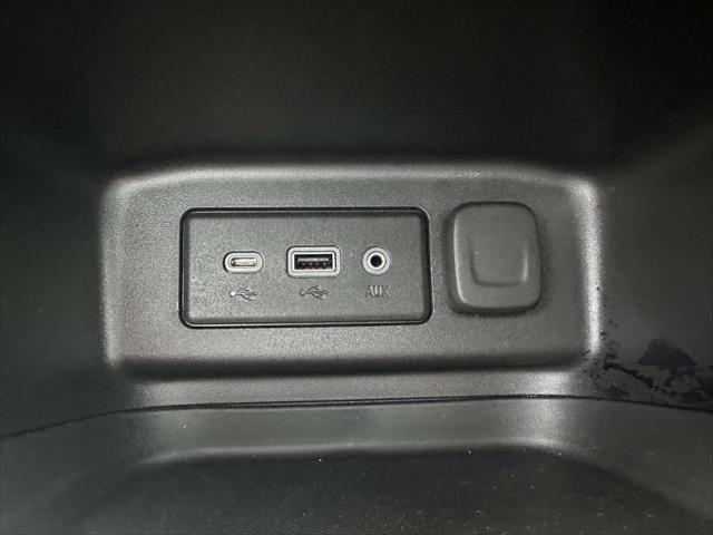 used 2022 Chevrolet Equinox car, priced at $17,512