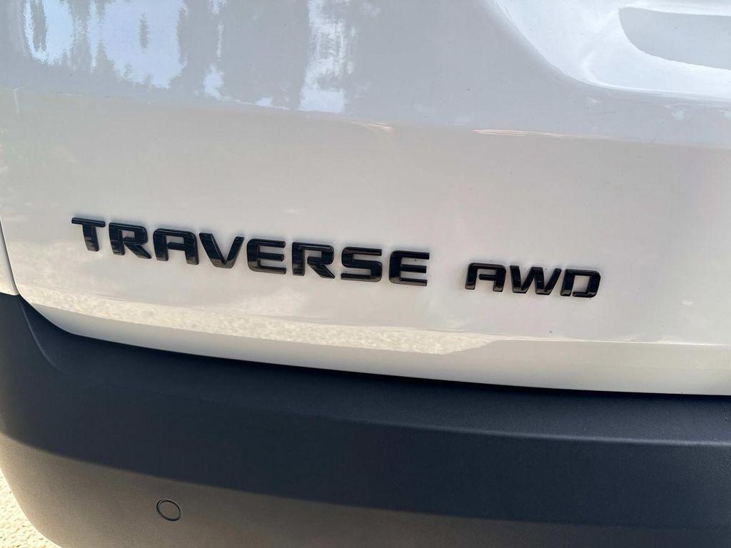 used 2022 Chevrolet Traverse car, priced at $30,292