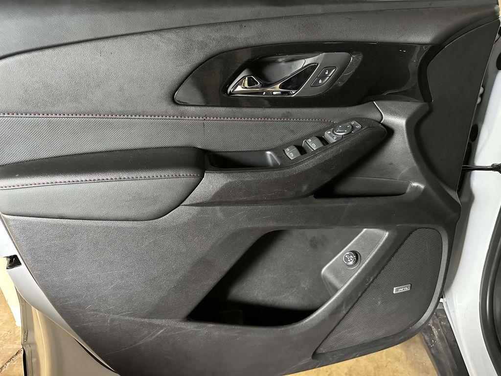 used 2022 Chevrolet Traverse car, priced at $30,292