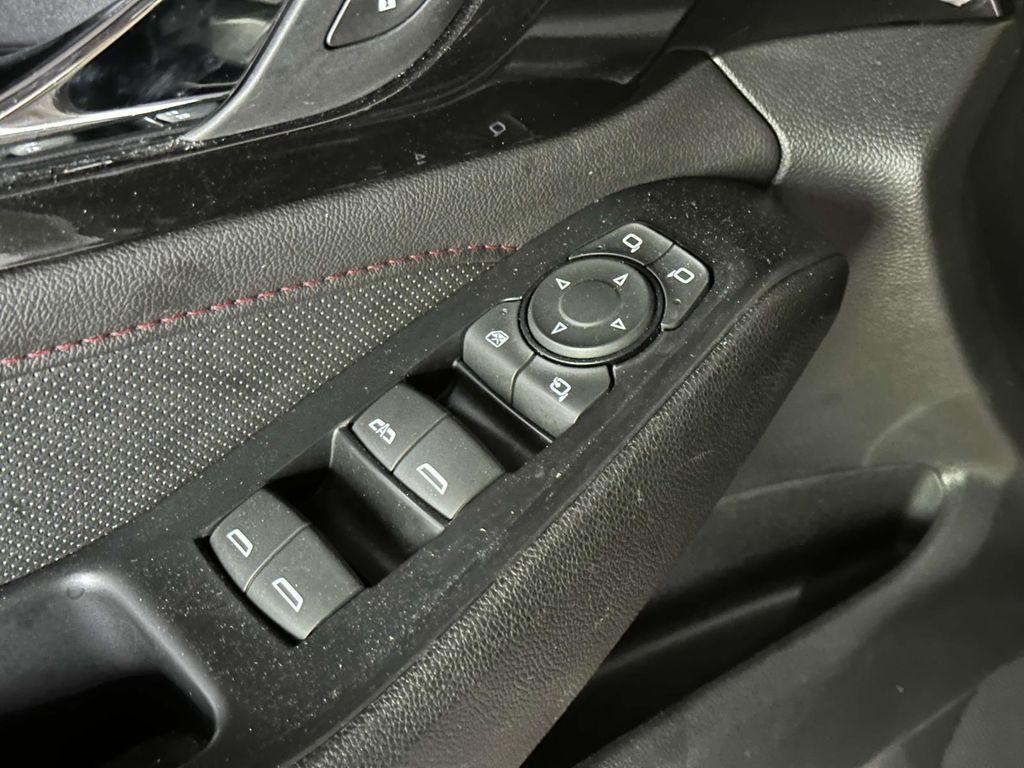 used 2022 Chevrolet Traverse car, priced at $30,292