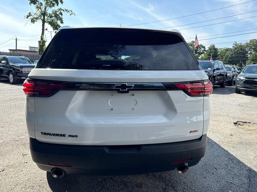 used 2022 Chevrolet Traverse car, priced at $30,292