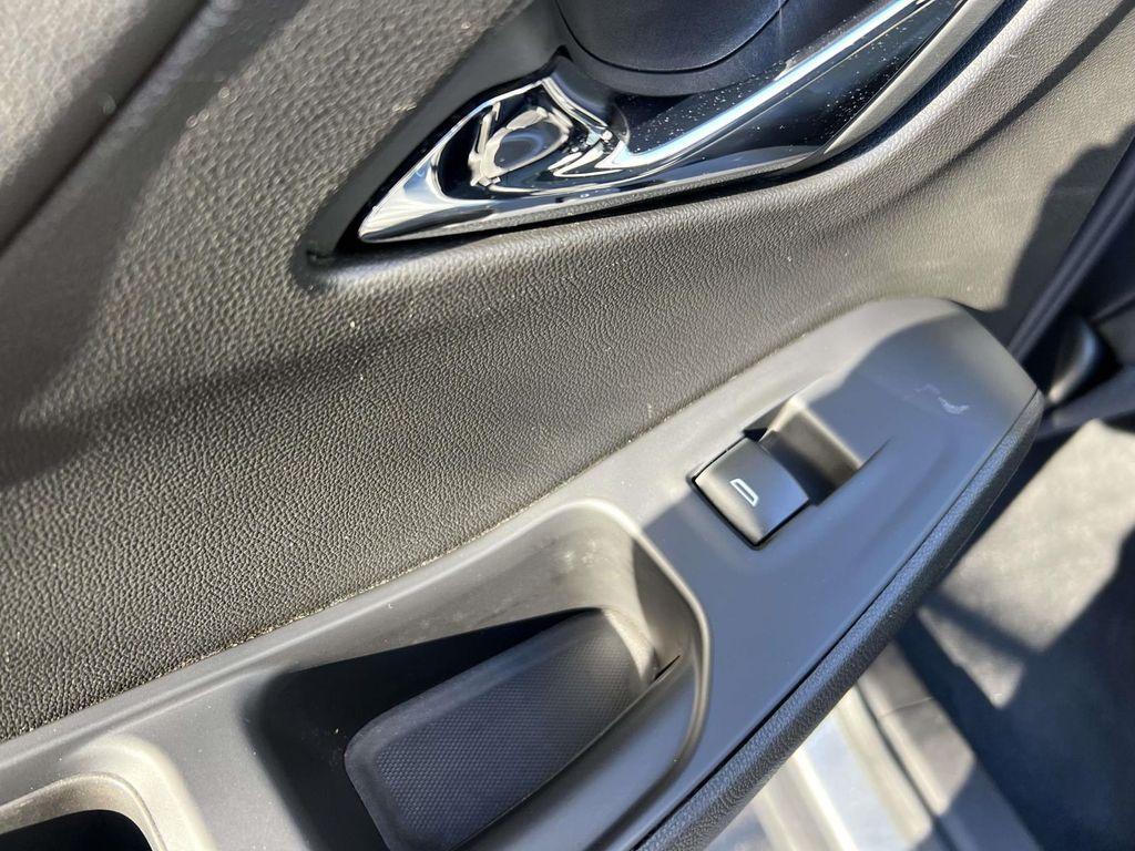 used 2023 Chevrolet Traverse car, priced at $27,198