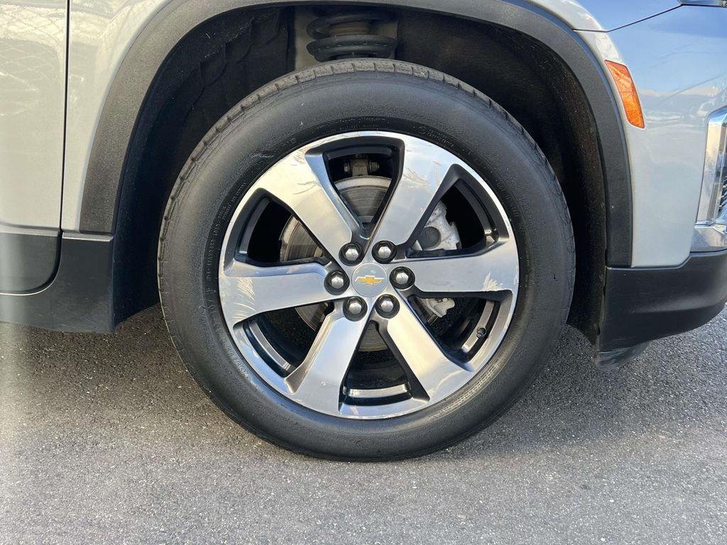 used 2023 Chevrolet Traverse car, priced at $27,198