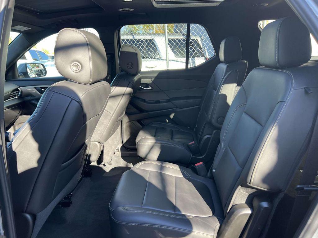 used 2023 Chevrolet Traverse car, priced at $27,198