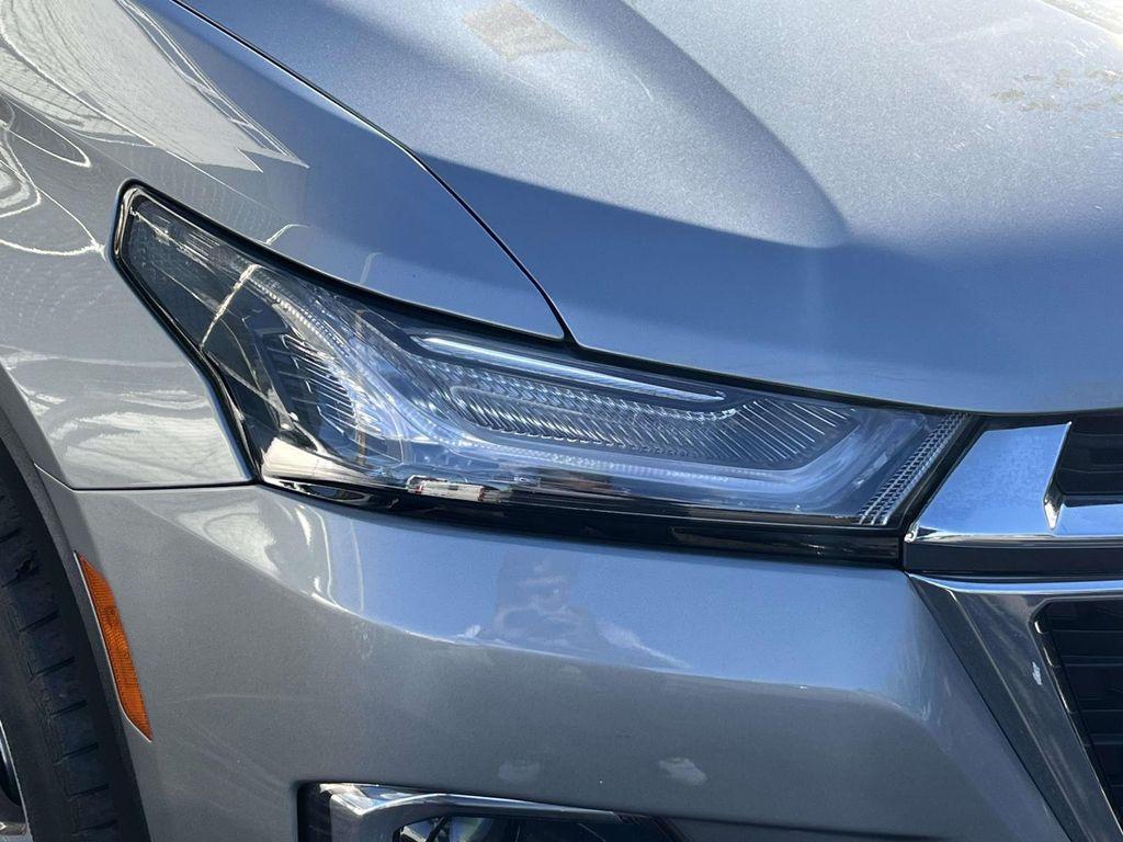 used 2023 Chevrolet Traverse car, priced at $27,198