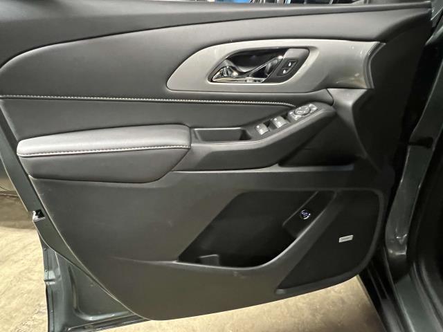 used 2022 Chevrolet Traverse car, priced at $32,124
