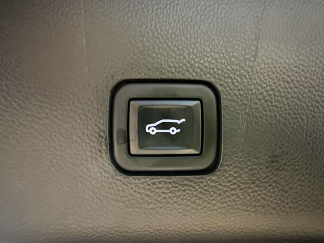 used 2022 Chevrolet Traverse car, priced at $32,124