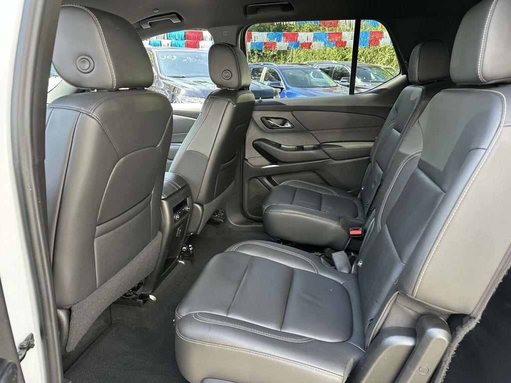 used 2023 Chevrolet Traverse car, priced at $28,991