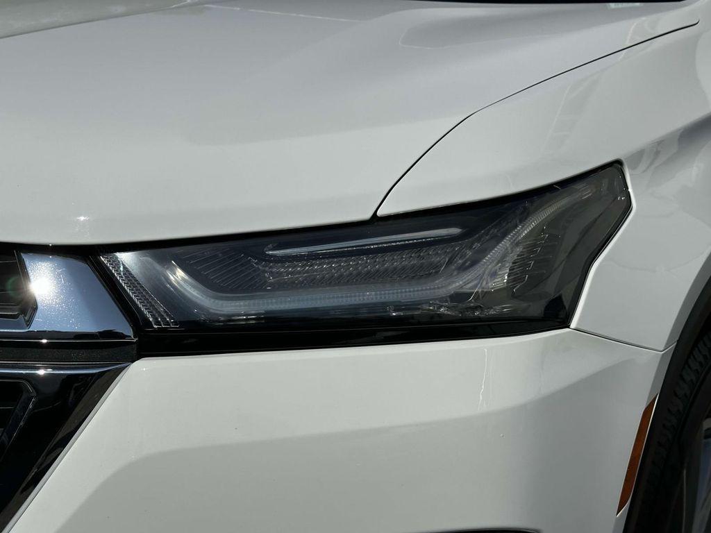 used 2023 Chevrolet Traverse car, priced at $28,991