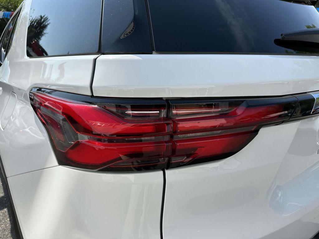 used 2023 Chevrolet Traverse car, priced at $28,991